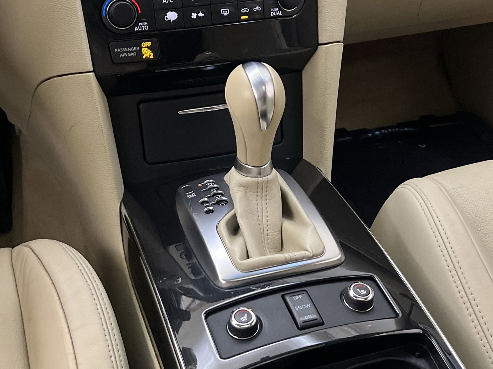 Used 2013 INFINITI FX37 AWD w/ Premium Pkg image 21