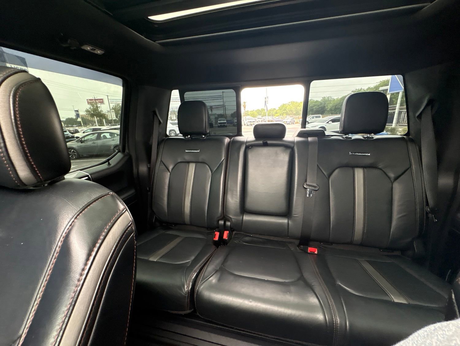 Used 2020 Ford F250 Platinum w/ FX4 Off-Road Package AWD/4WD image 29