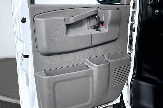 Used 2023 GMC Savana 2500 Extended RWD image 18