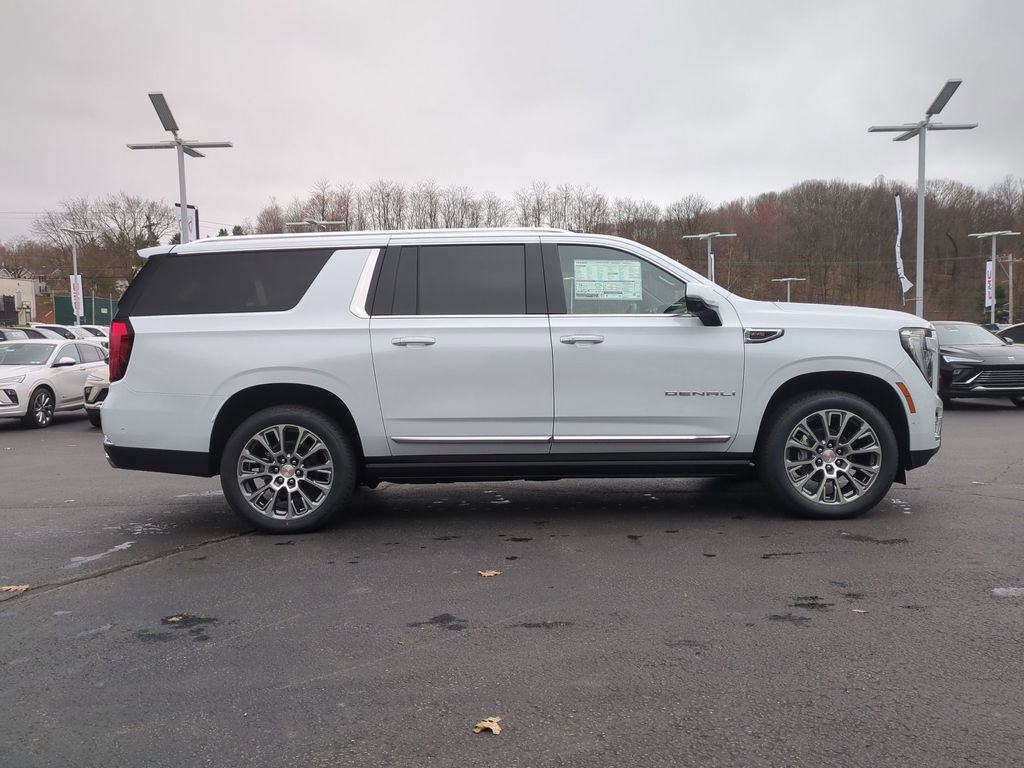 New 2026 GMC Yukon XL Denali w/ Denali Reserve Package image 4