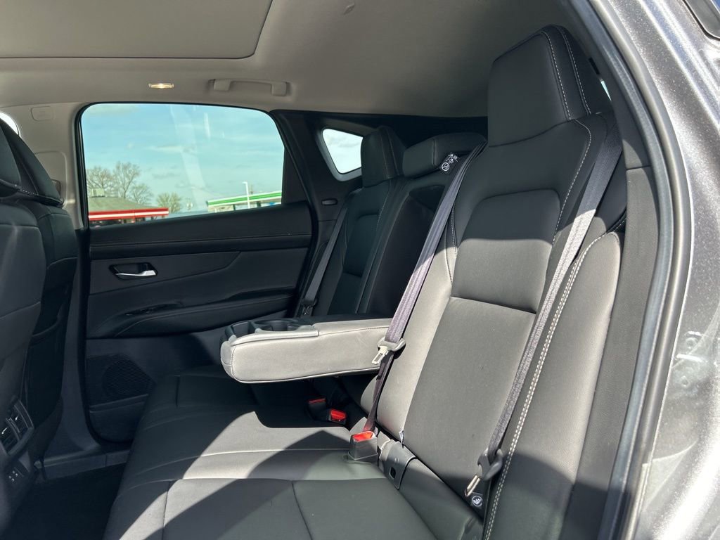 Used 2025 Nissan Murano SL AWD/4WD image 16