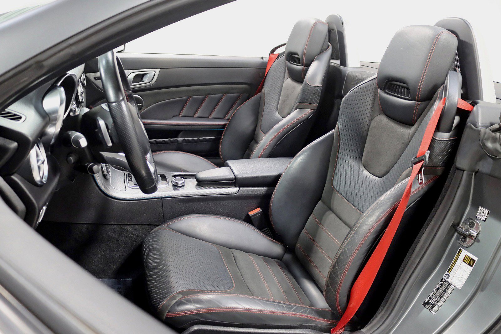 Used 2017 Mercedes-Benz SLC 43 AMG w/ Premium 2 Package image 27