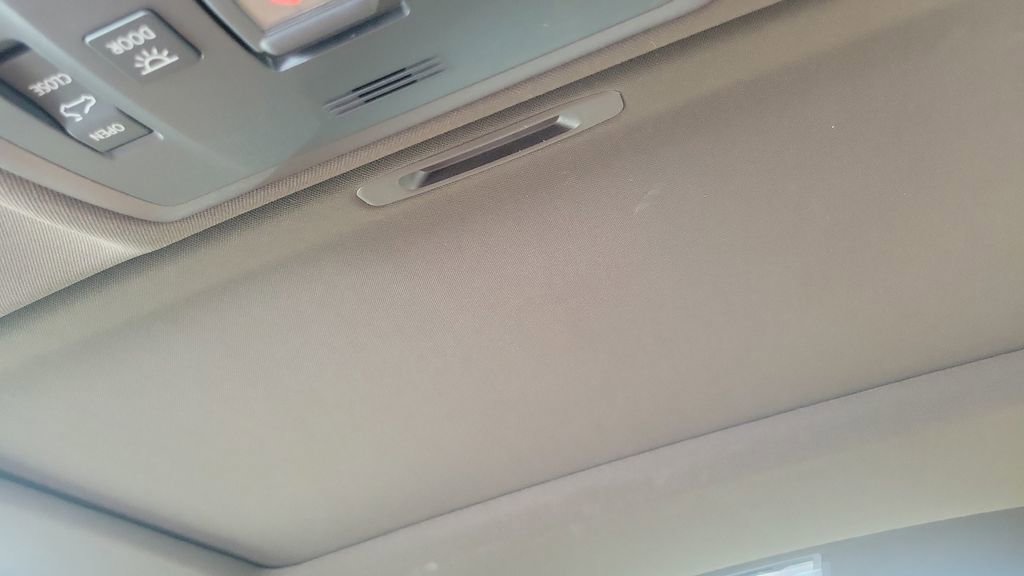 Used 2021 Lexus ES 300h w/ Premium Package FWD image 17