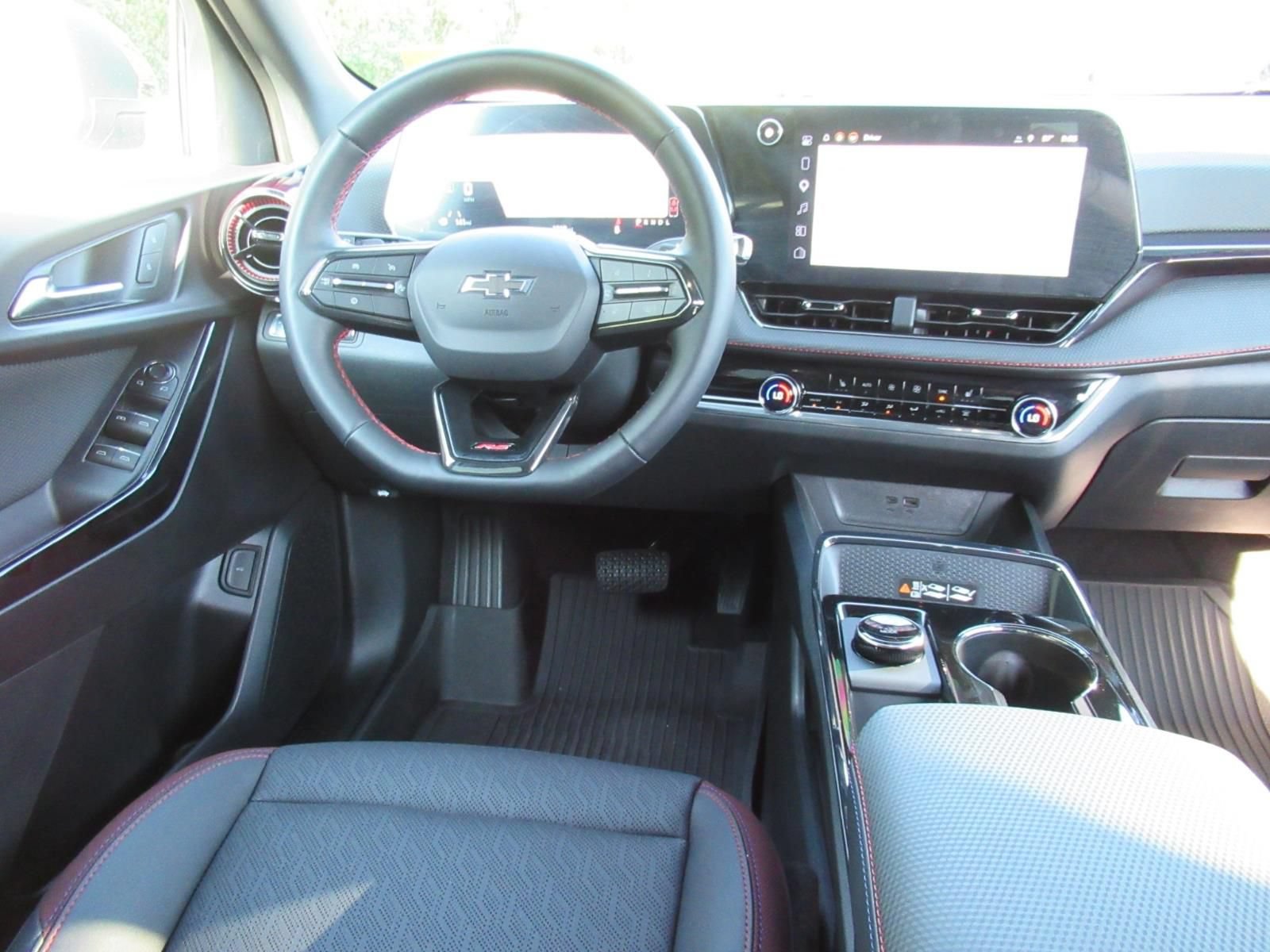 Used 2026 Chevrolet Equinox RS w/ Safety and Technology Package FWD image 13