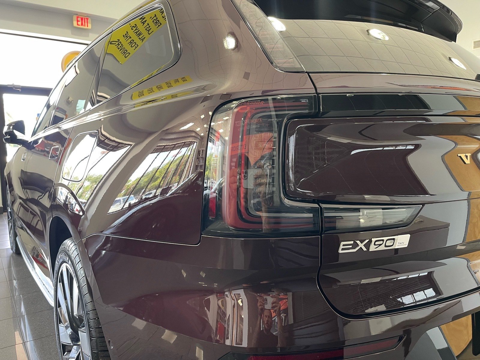 Used 2025 Volvo EX90 Ultra AWD/4WD image 15
