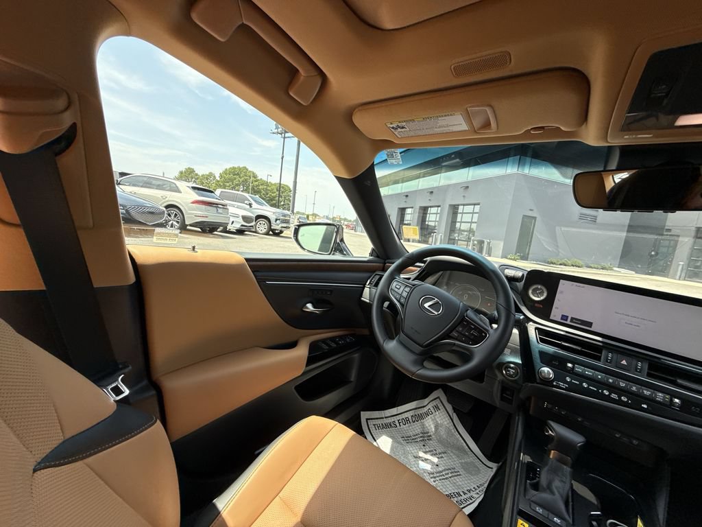 Used 2025 Lexus ES 300h w/ Premium Package FWD image 15