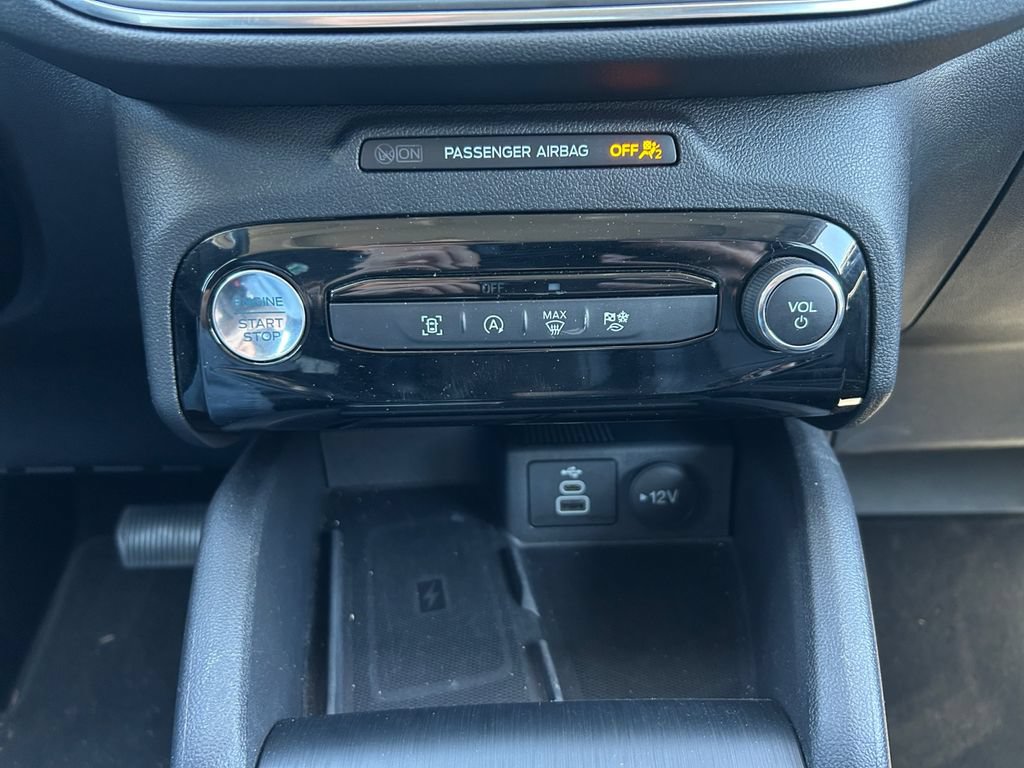 Used 2025 Ford Escape Platinum AWD/4WD image 26