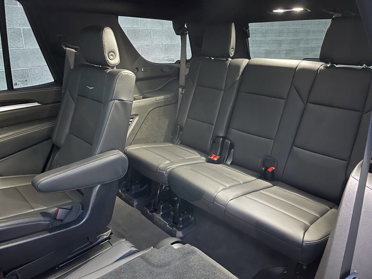 Used 2025 Cadillac Escalade Luxury image 16