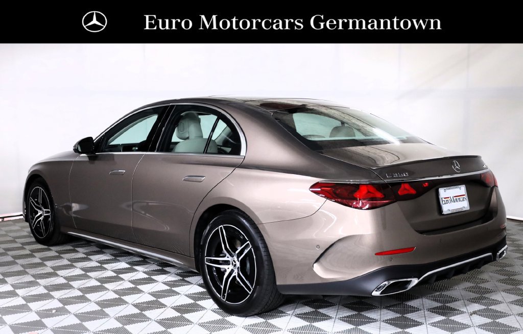 Used 2026 Mercedes-Benz E 350 4MATIC Sedan image 4