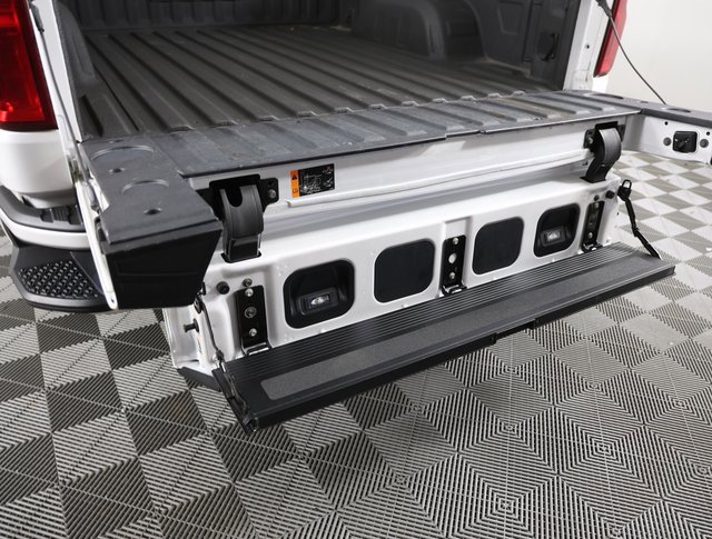 Used 2024 Chevrolet Silverado 1500 High Country w/ Technology Package image 8