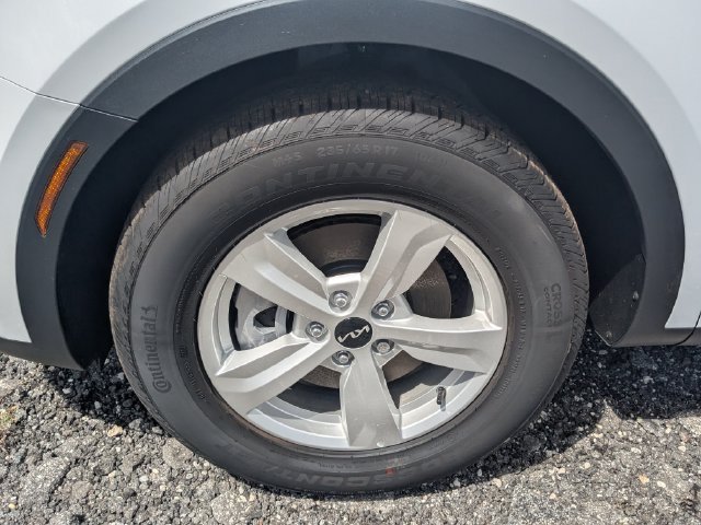 New 2026 Kia Sorento LX FWD image 11