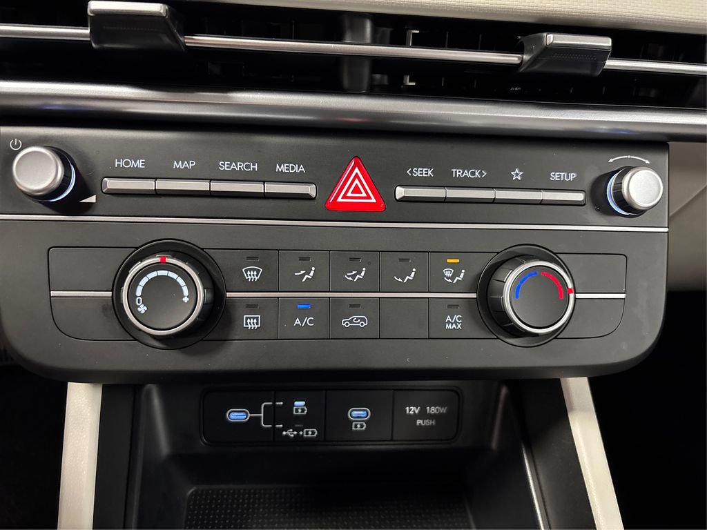 Certified 2025 Hyundai Tucson SE image 30