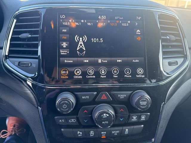 Used 2022 Jeep Grand Cherokee Laredo X image 13