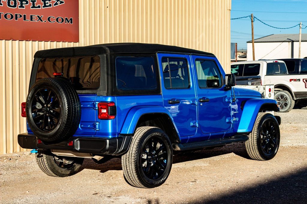Used 2022 Jeep Wrangler Unlimited Sahara image 3