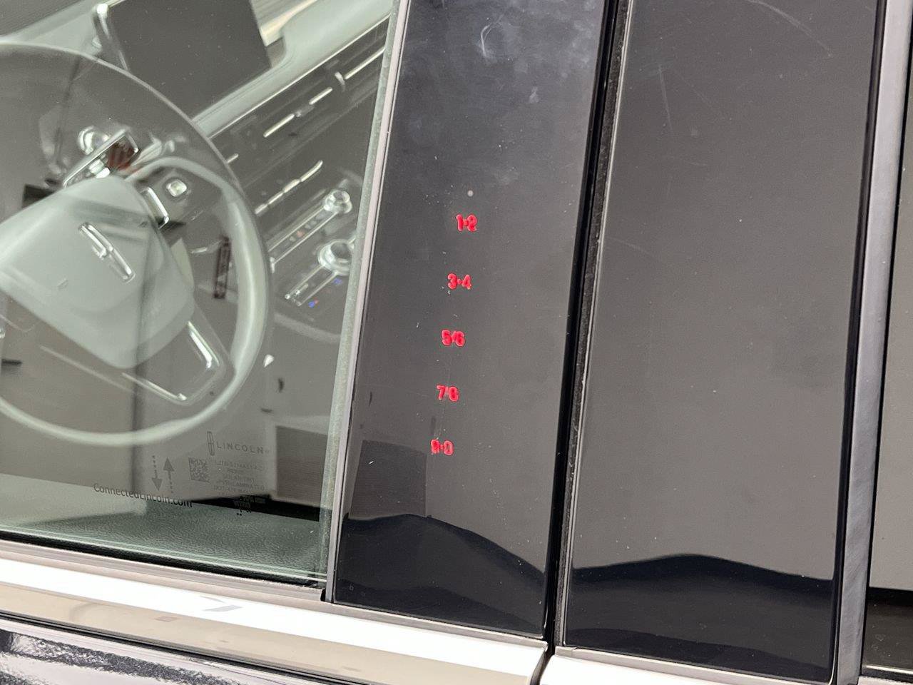Used 2022 Lincoln Corsair AWD w/ Premium Package image 8