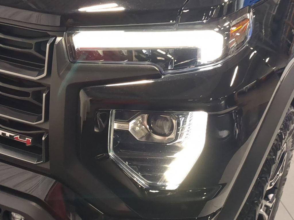 Used 2023 GMC Canyon AT4 w/ AT4 Premium Package AWD/4WD image 14