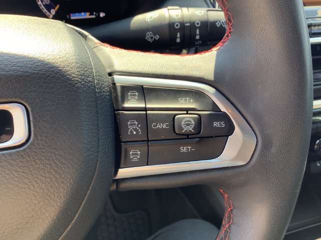 Used 2024 Jeep Compass Trailhawk w/ Trailhawk Elite Group AWD/4WD image 12