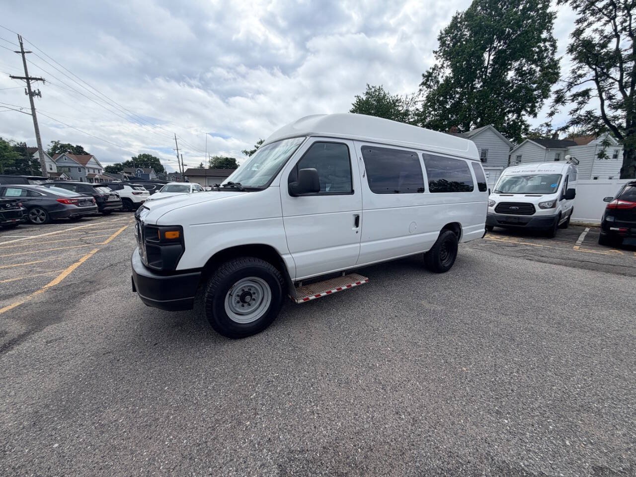 Used 2014 Ford E-250 and Econoline 250 Extended w/ Power Group RWD image 75