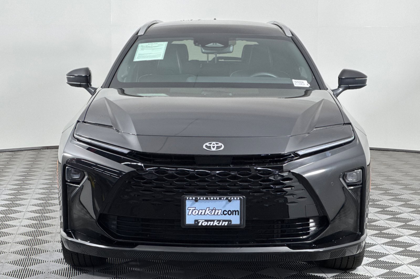 Used 2025 Toyota Crown Signia Limited image 9