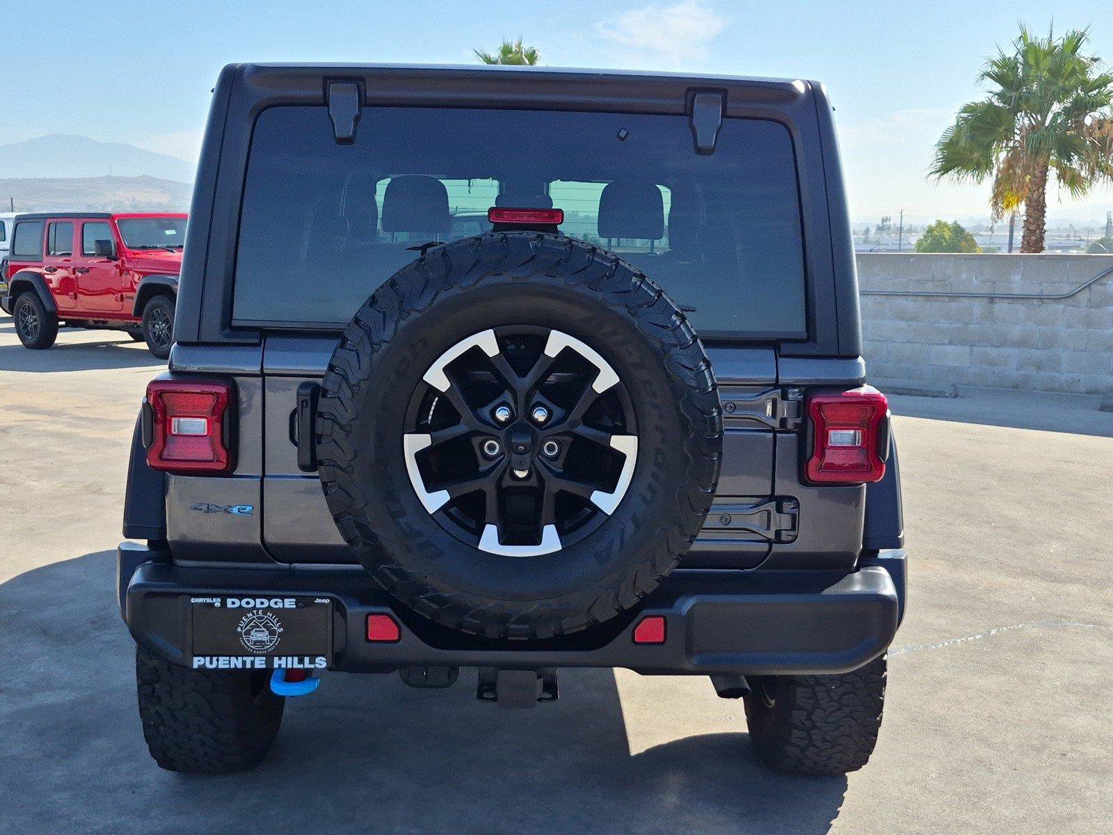 Certified 2025 Jeep Wrangler Unlimited Rubicon 4xe w/ Convenience Group AWD/4WD image 6