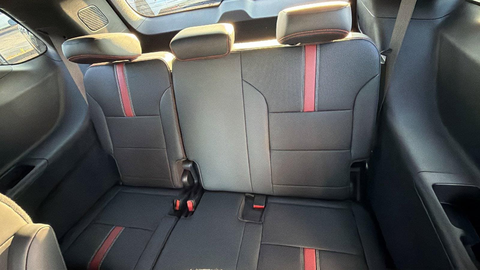New 2027 Chevrolet Traverse RS w/ LPO, Floor Liner Package FWD image 19