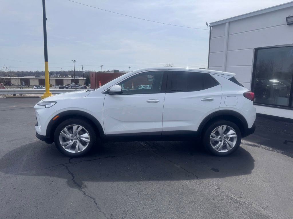 Used 2024 Buick Encore GX Preferred image 2