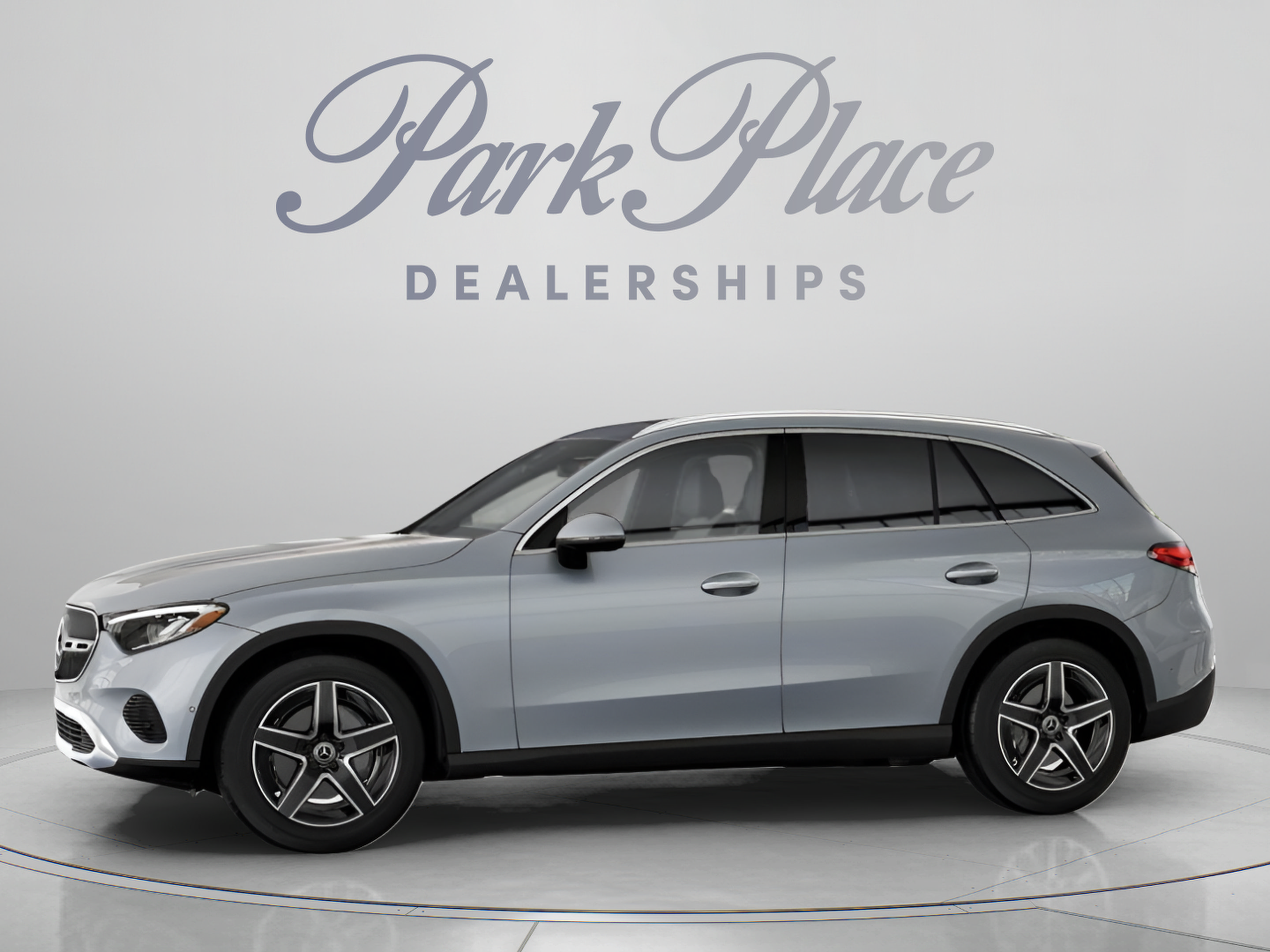 Used 2026 Mercedes-Benz GLC 300 image 4