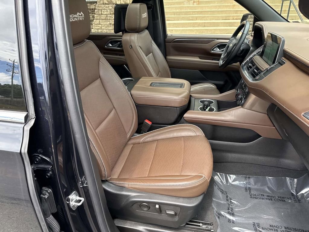 Used 2023 Chevrolet Suburban High Country w/ Premium Package AWD/4WD image 7