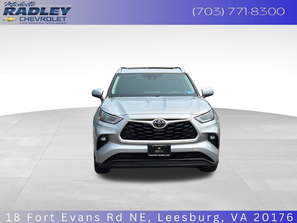 Used 2020 Toyota Highlander XLE AWD/4WD image 23