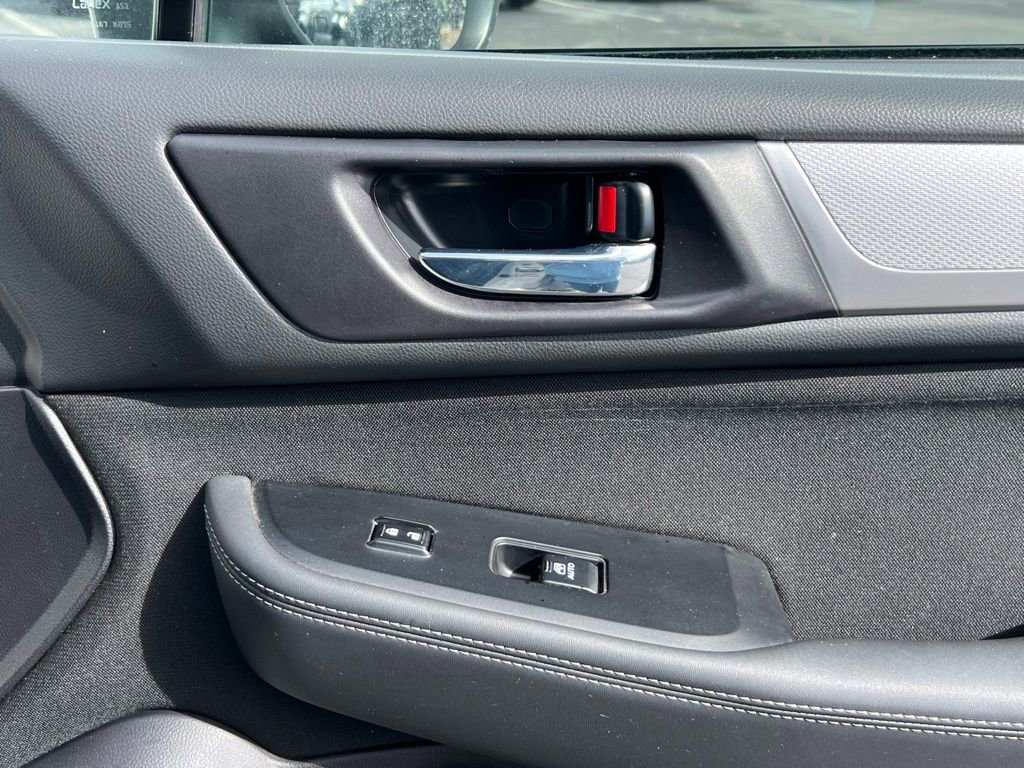 Used 2019 Subaru Outback 2.5i Premium AWD/4WD image 17