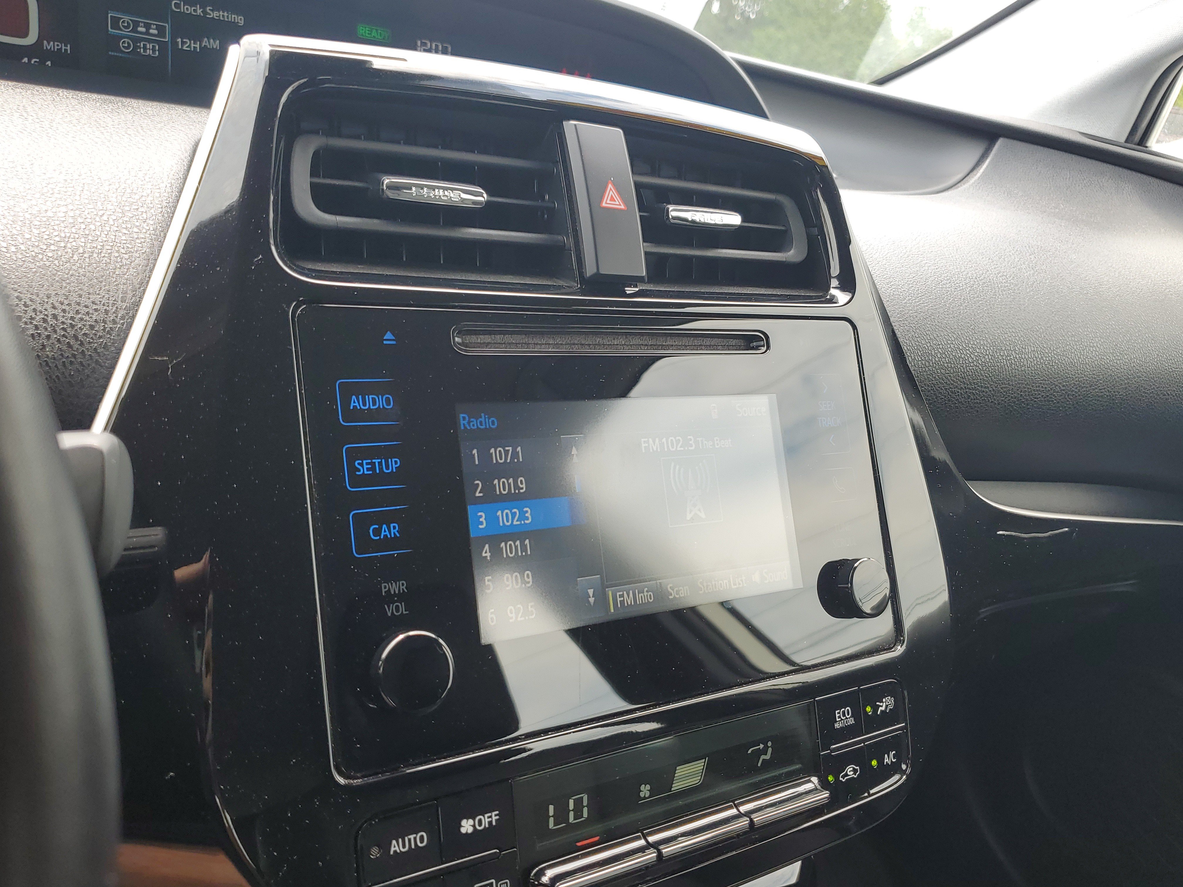 Used 2019 Toyota Prius XLE AWD/4WD image 23