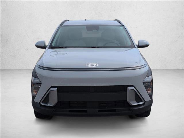 Used 2025 Hyundai Kona SEL image 2