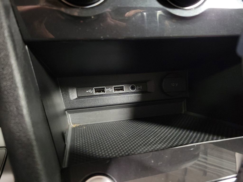 Used 2019 Volkswagen Tiguan SEL image 17