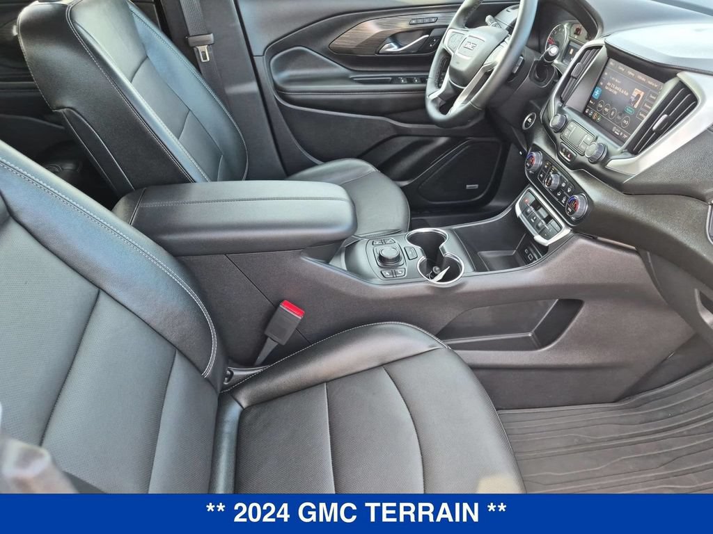 Used 2024 GMC Terrain SLT w/ Infotainment Package II AWD/4WD image 32