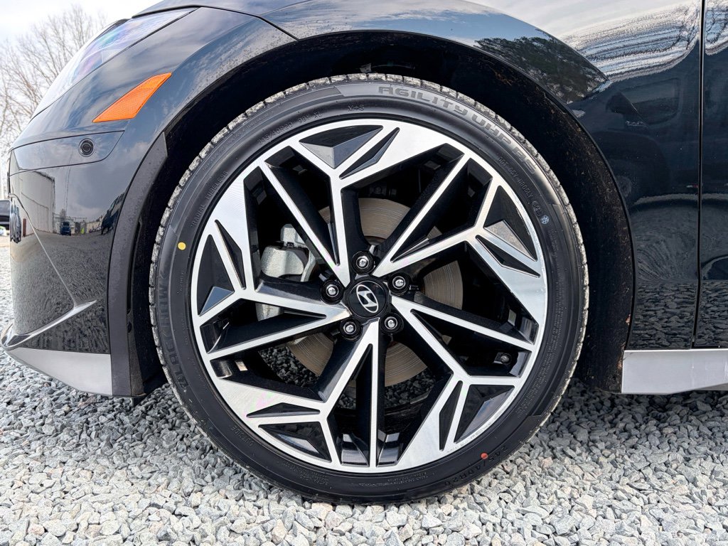 Used 2023 Hyundai Ioniq 6 Limited image 31