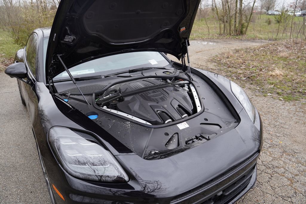 Used 2024 Porsche Panamera image 7