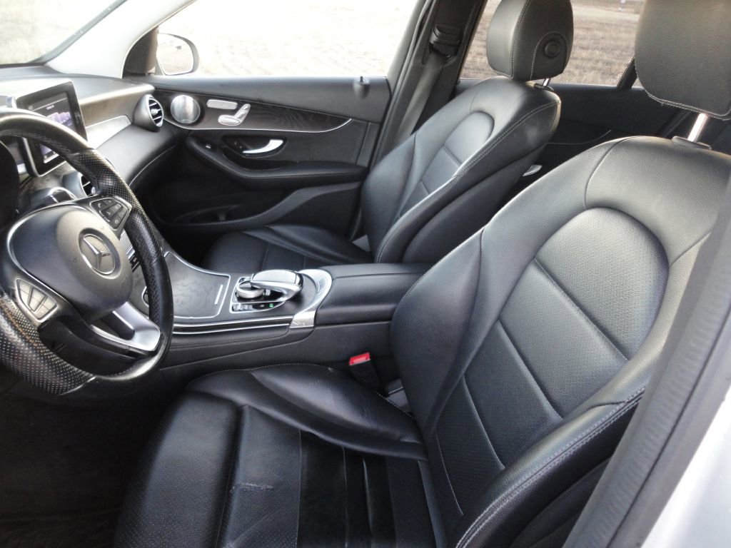 Used 2016 Mercedes-Benz GLC 300 4MATIC image 7