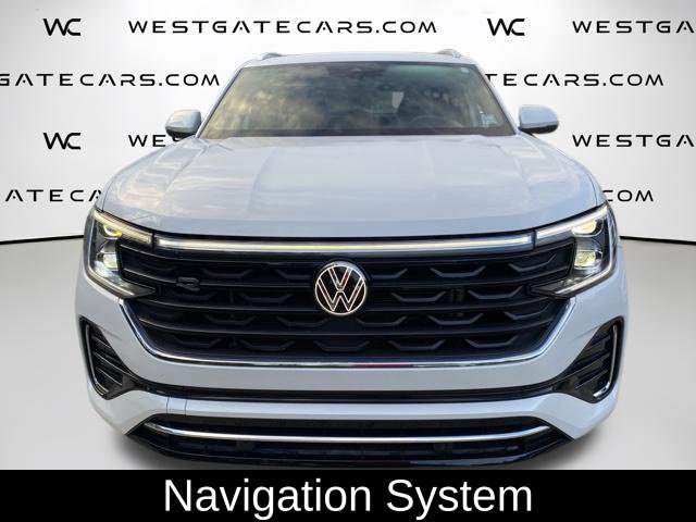 Used 2024 Volkswagen Atlas Cross Sport SEL R-Line AWD/4WD image 2