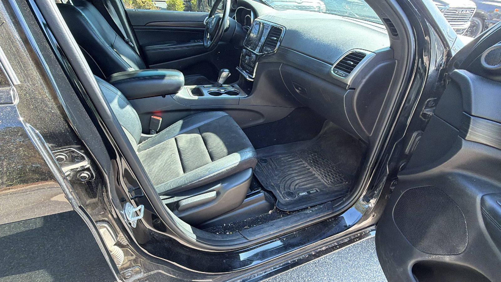 Used 2021 Jeep Grand Cherokee Laredo X AWD/4WD image 19
