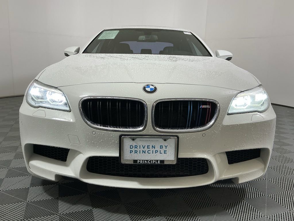 Used 2014 BMW M5 RWD image 3