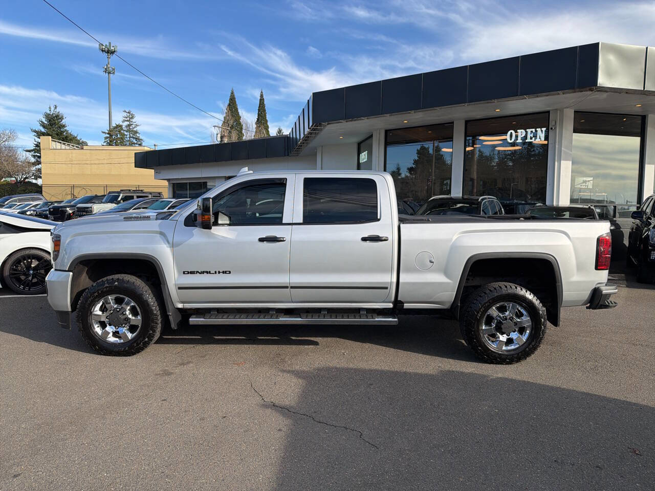 Used 2019 GMC Sierra 2500 Denali w/ Duramax Plus Package image 2