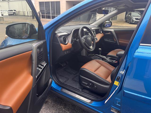 Used 2016 Toyota RAV4 Limited image 10