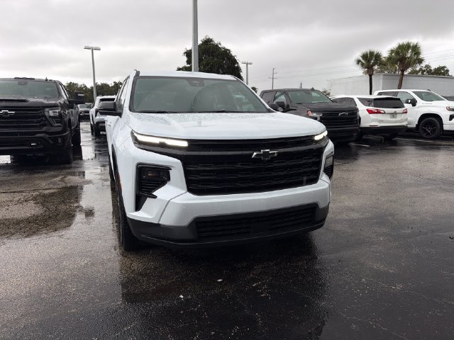 New 2027 Chevrolet Traverse LT w/ Midnight/Sport Edition FWD image 18