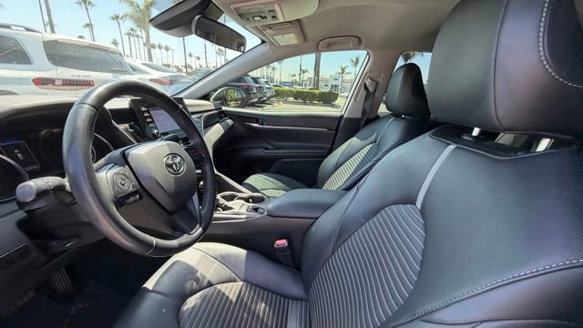 Used 2022 Toyota Camry SE FWD image 2