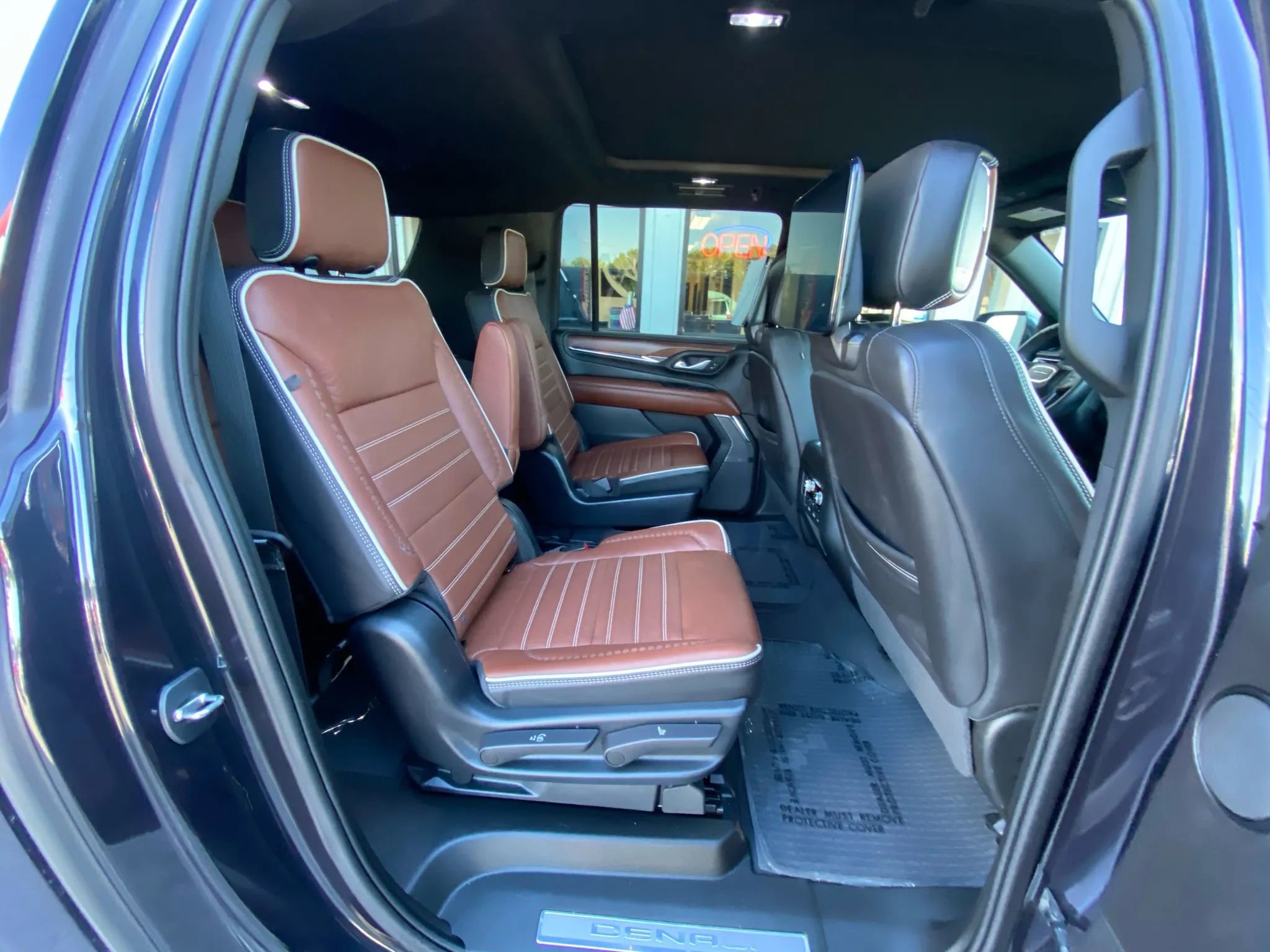 Used 2023 GMC Yukon XL Denali Ultimate image 37
