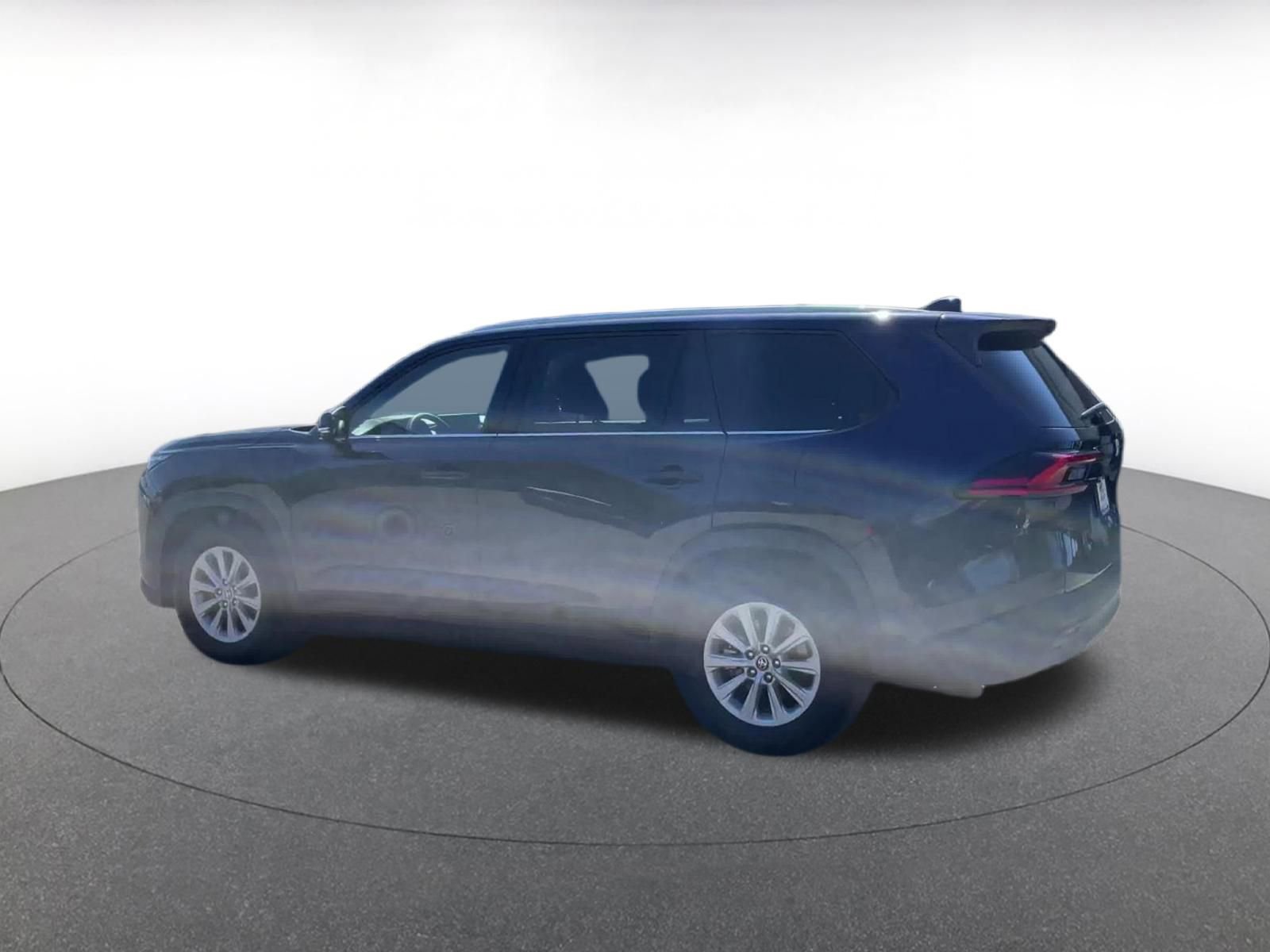 Used 2025 Toyota Grand Highlander FWD image 9