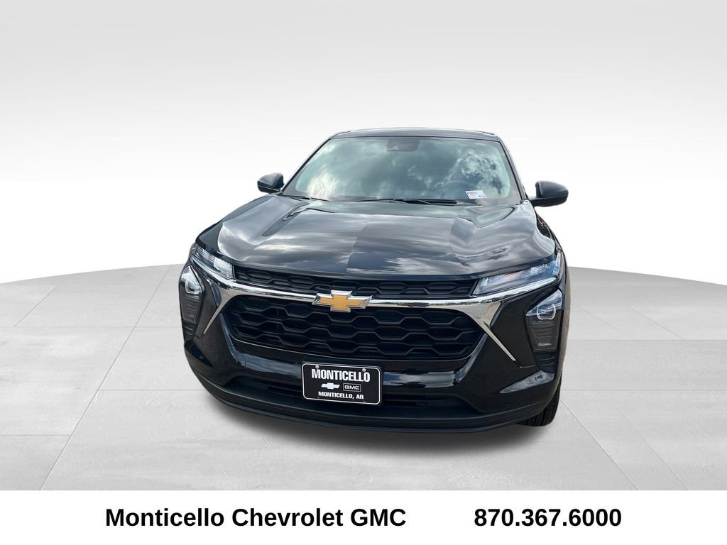 Used 2025 Chevrolet Trax LS image 8