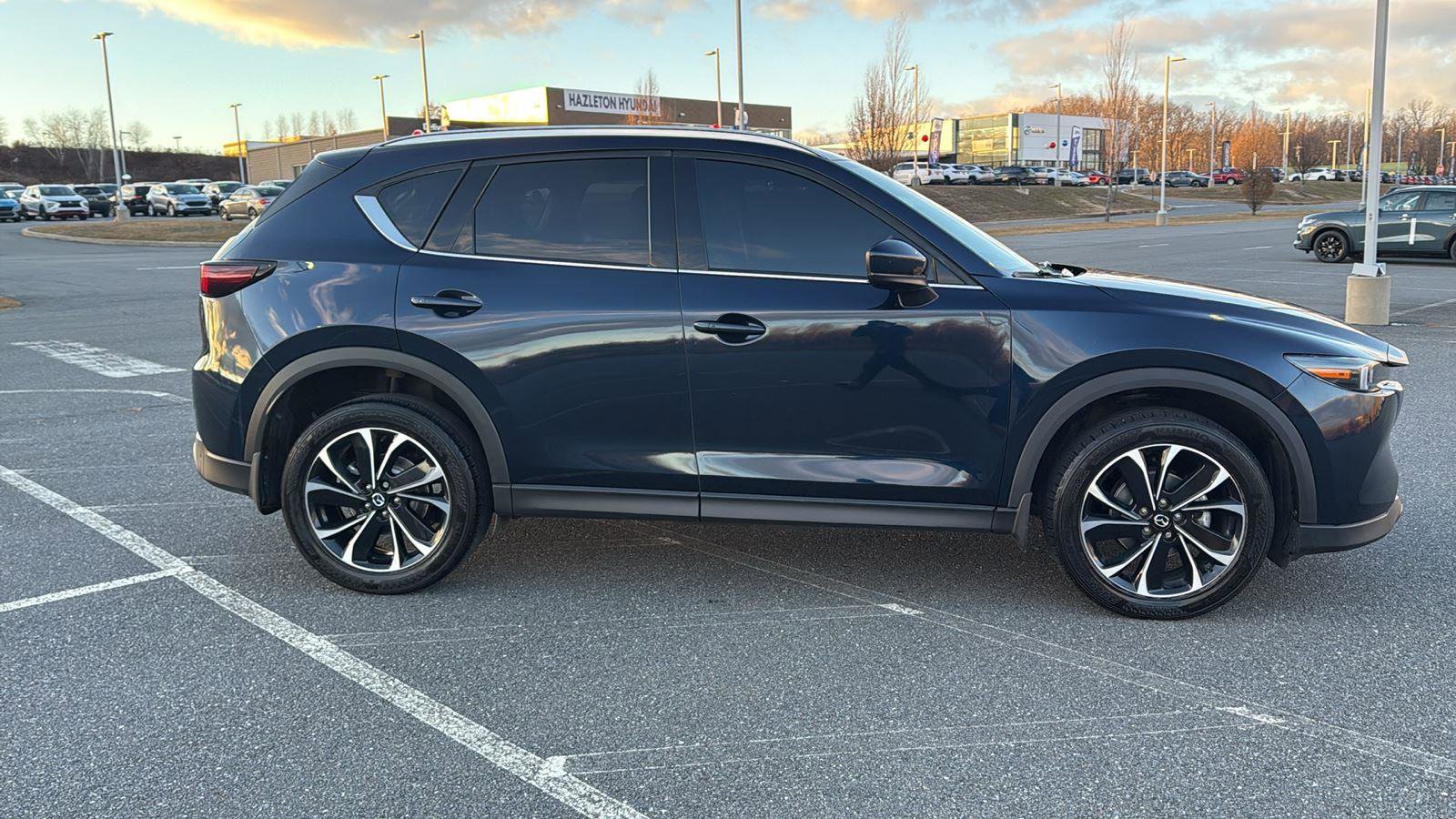 Used 2023 MAZDA CX-5 AWD 2.5 S w/ Premium Plus Pkg image 4