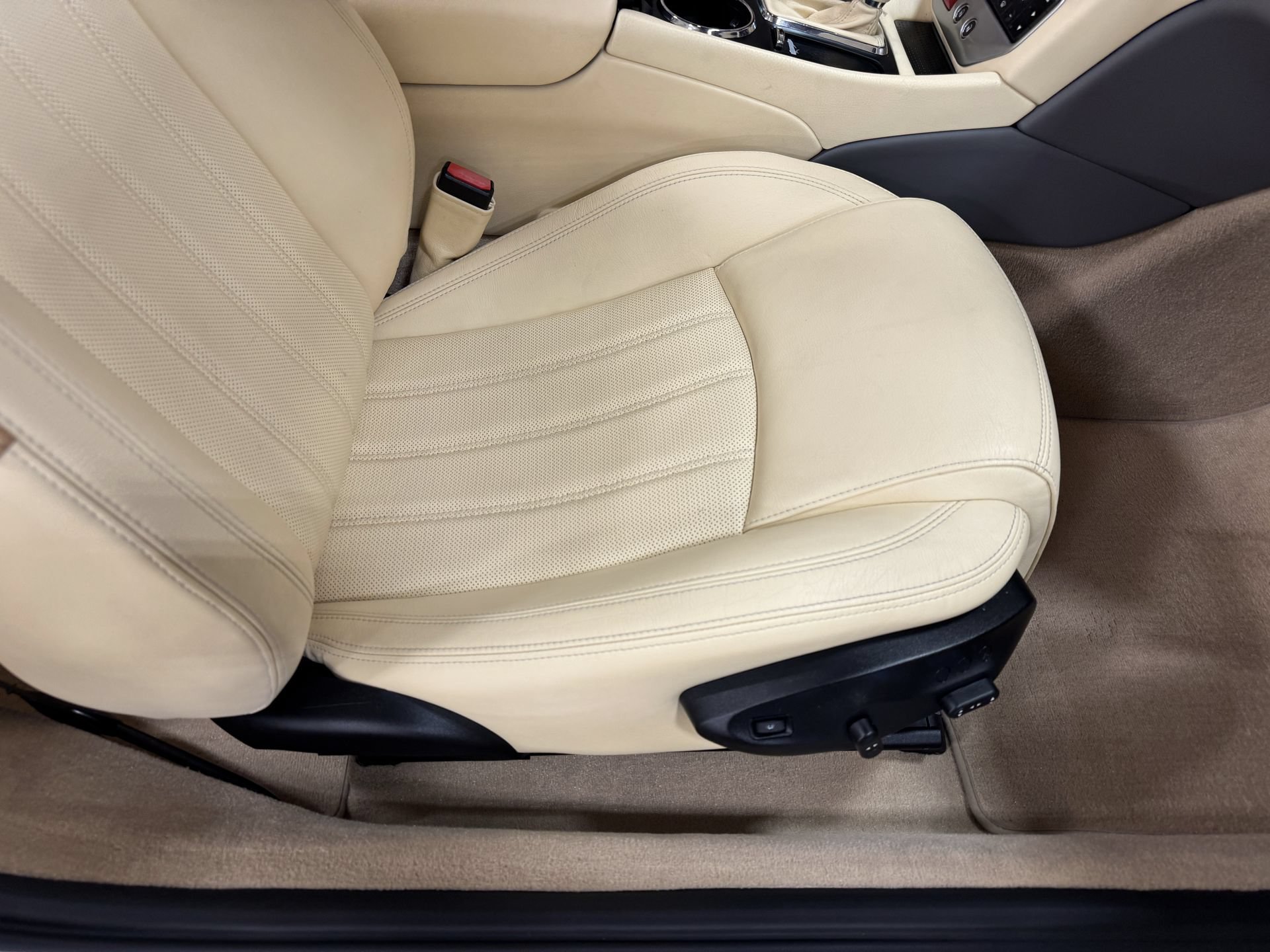 Used 2011 Maserati GranTurismo Convertible RWD image 60
