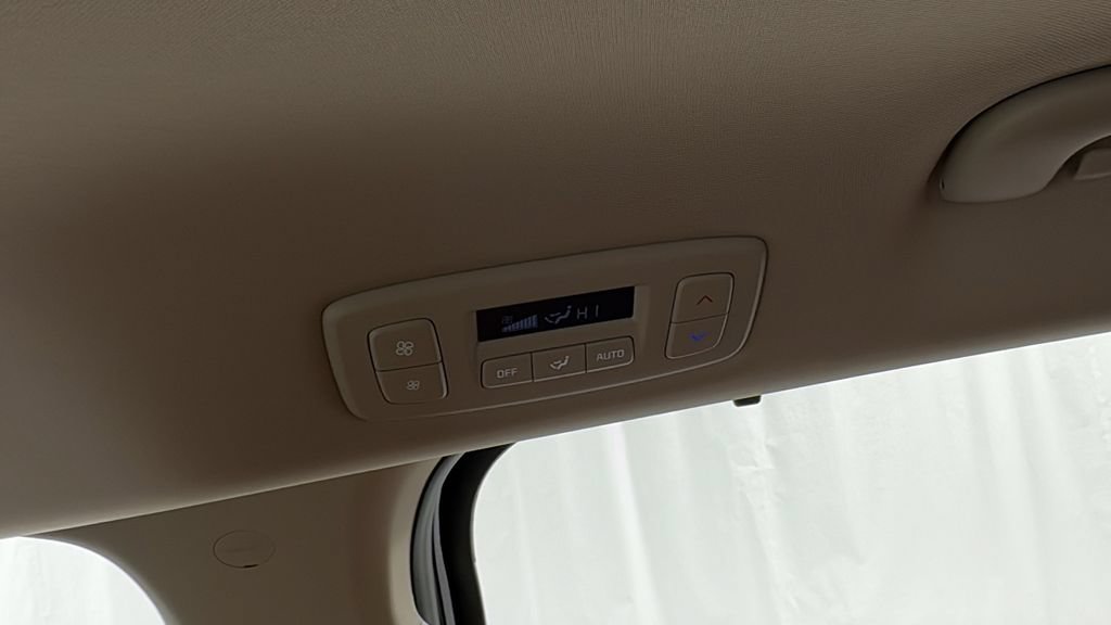 New 2026 Kia Carnival EX FWD image 38
